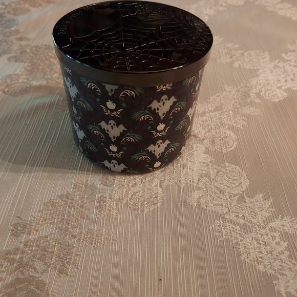 Bath and Body Works Wicked Apple 14.5 oz Halloween Candle with Spiderweb Top - Picture 4 of 8